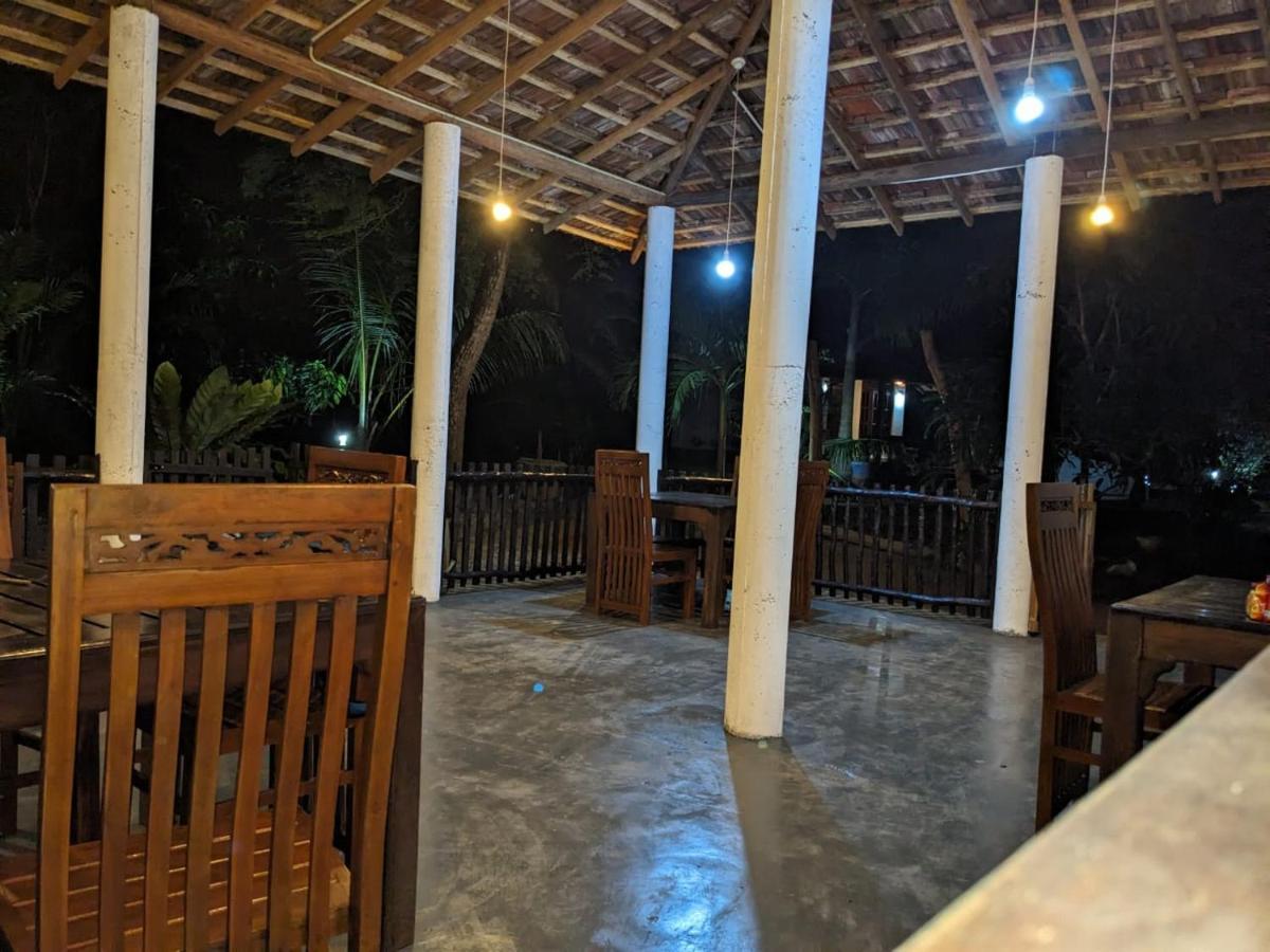 Silent Cabana And Restaurant Marakolliya, Tangalle Kültér fotó