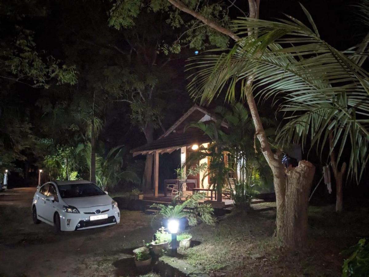 Silent Cabana And Restaurant Marakolliya, Tangalle Kültér fotó