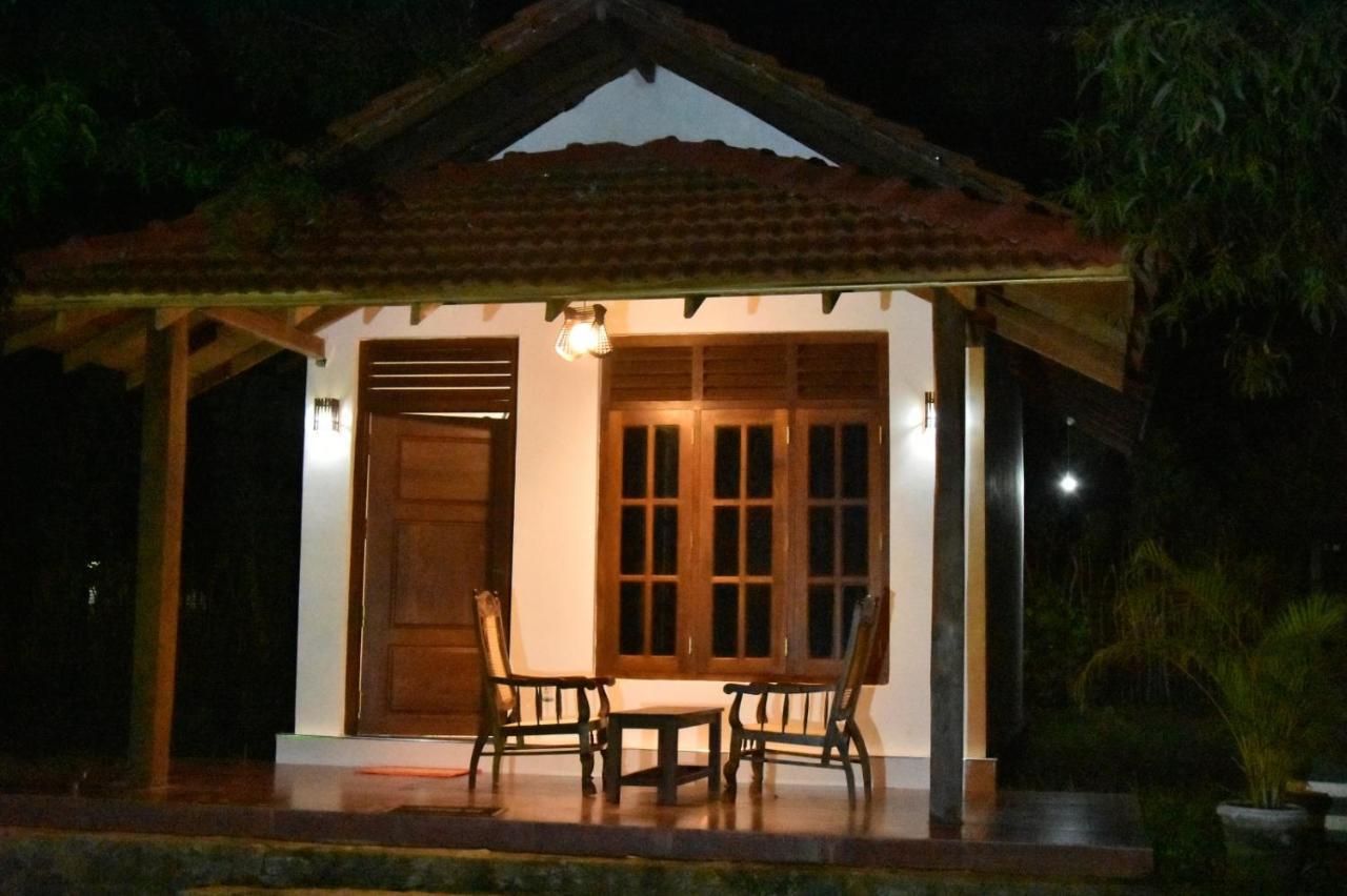 Silent Cabana And Restaurant Marakolliya, Tangalle Kültér fotó